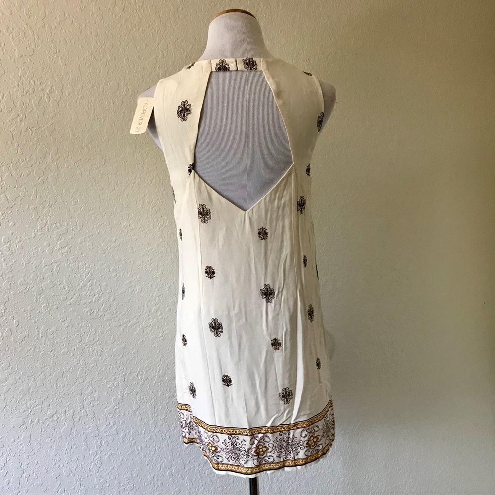 Ornate Print Shift Dress - Picture 4 of 8